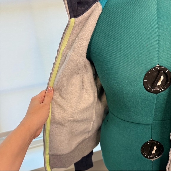 Lululemon Scuba Hoodie Stretch
With Lined Hood in Medium Grey Size 6 - Picture 13 of 15